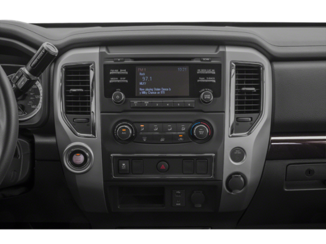 2018 Nissan Titan SV photo 4