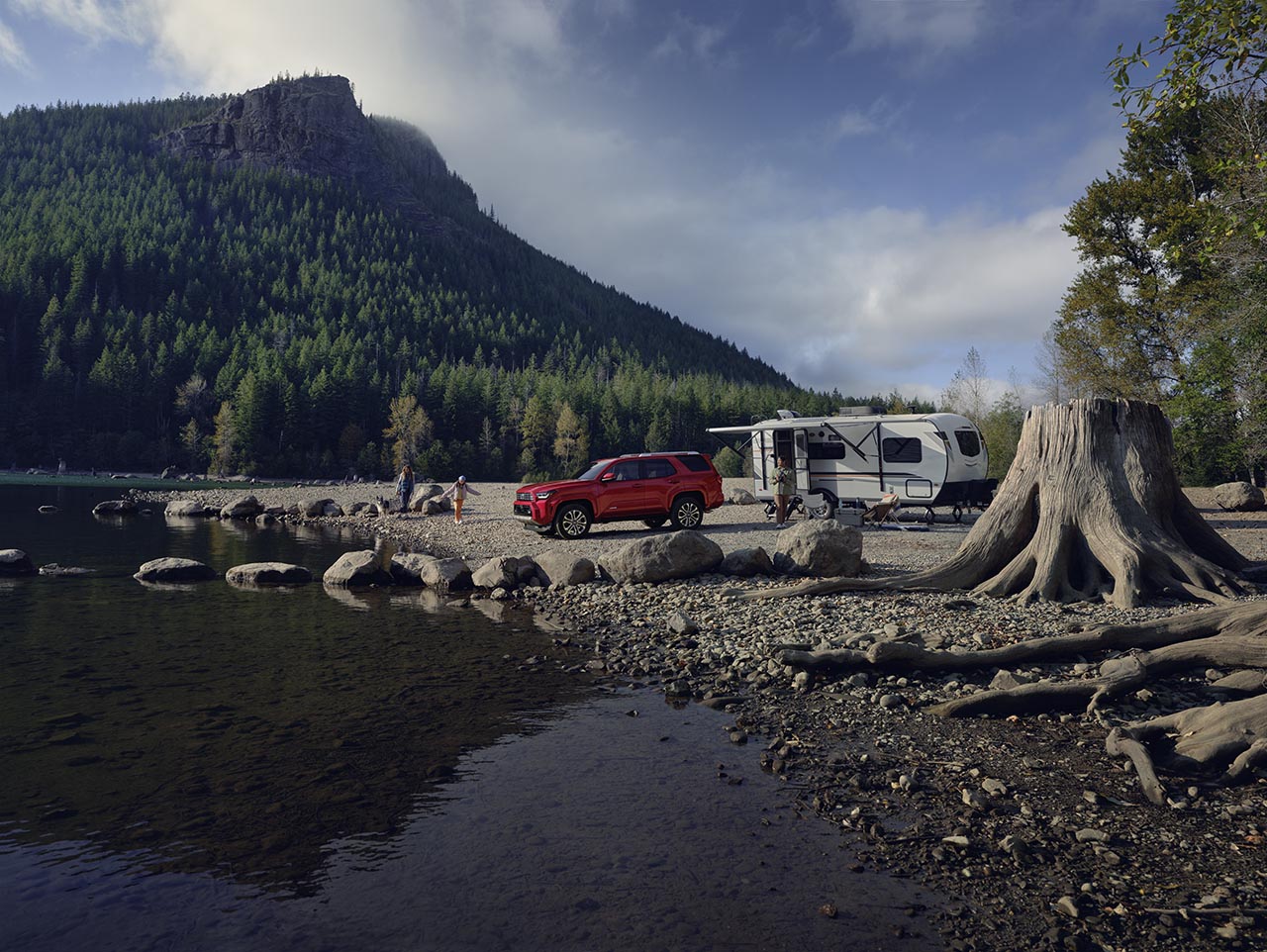 Toyota 4Runner towing by a lake