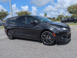2020 Chrysler Pacifica Touring