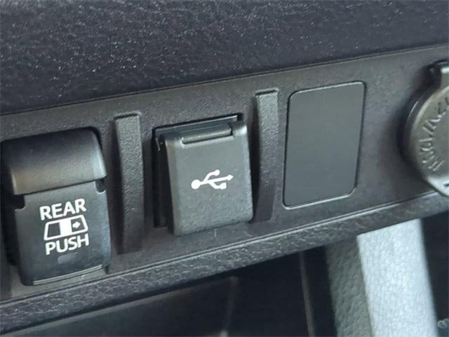 2022 Toyota TACOMA SR5 SR5 V6