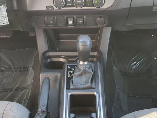 2022 Toyota TACOMA SR5 SR5 V6