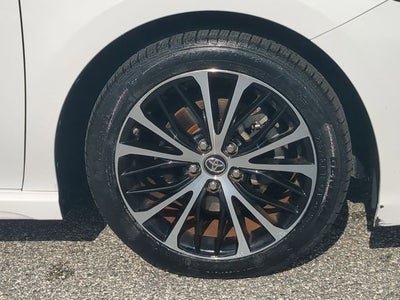 2019 Toyota CAMRY SE