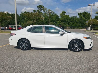 2019 Toyota CAMRY SE