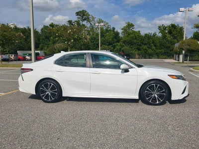 2019 Toyota CAMRY SE