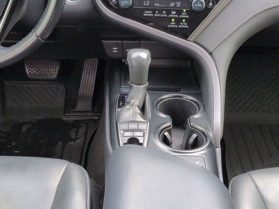 2019 Toyota Camry Hybrid SE