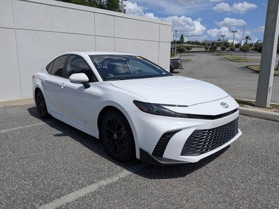 2025 Toyota Camry SE