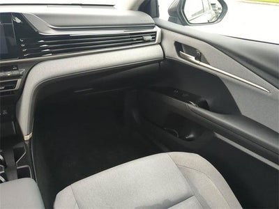 2025 Toyota CAMRY LE