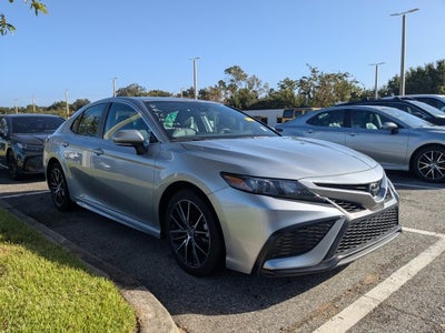 2024 Toyota Camry SE