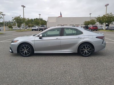 2024 Toyota CAMRY SE