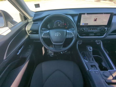 2025 Toyota Grand Highlander LE