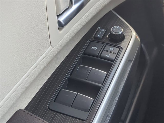 2023 Toyota SIENNA PLATINUM Platinum 7 Passenger