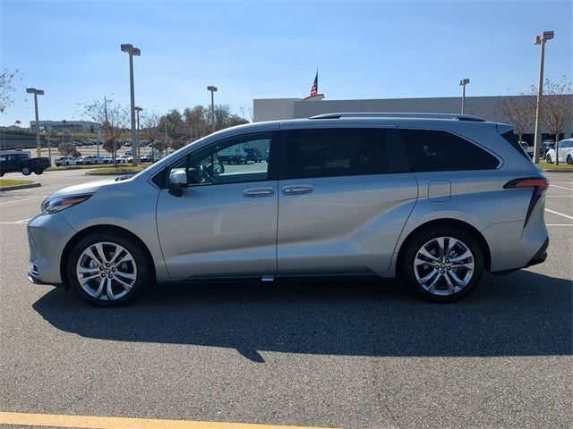 2023 Toyota SIENNA PLATINUM Platinum 7 Passenger
