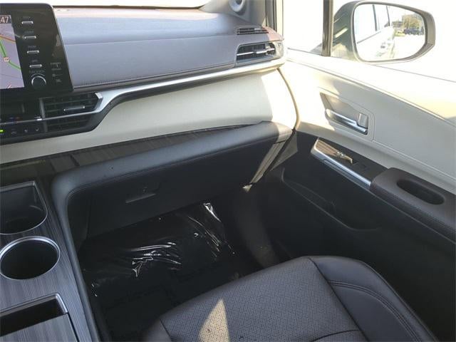 2023 Toyota SIENNA PLATINUM Platinum 7 Passenger