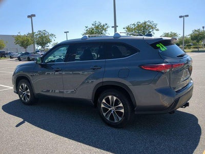 2021 Toyota HIGHLANDER XLE