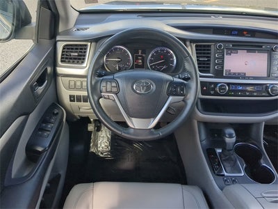 2016 Toyota HIGHLANDER XLE V6