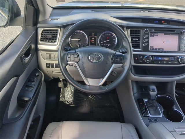2016 Toyota HIGHLANDER XLE V6