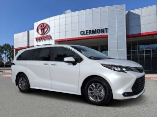2025 Toyota Sienna XLE 8 Passenger