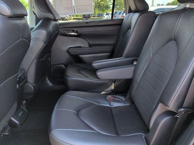 2023 Toyota HIGHLANDER XLE