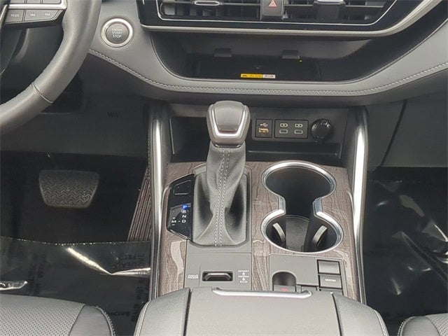 2024 Toyota HIGHLANDER Platinum