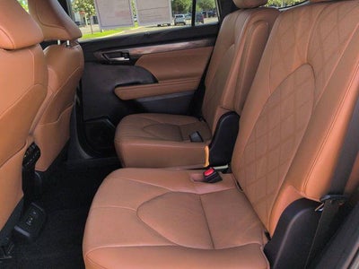 2023 Toyota HIGHLANDER Platinum