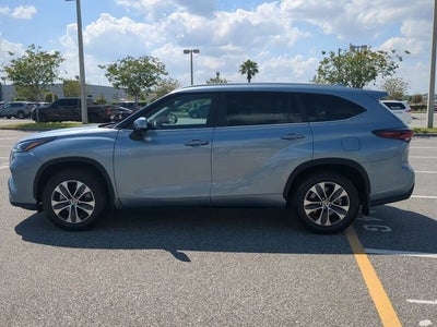 2024 Toyota HIGHLANDER XLE