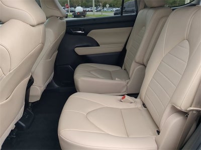 2023 Toyota HIGHLANDER XLE