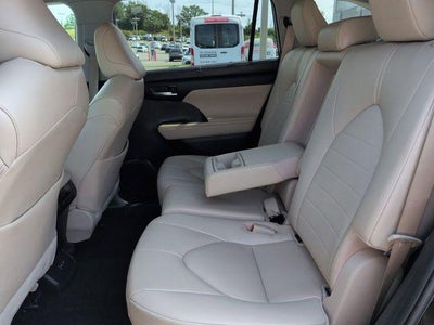 2023 Toyota Highlander XLE