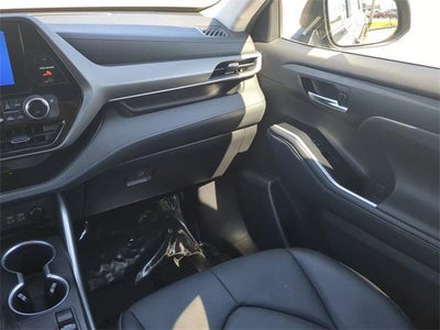 2023 Toyota HIGHLANDER XLE