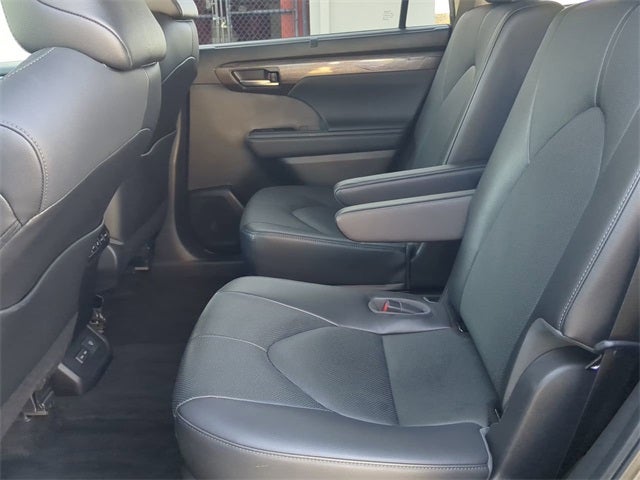 2023 Toyota HIGHLANDER Limited