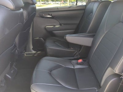 2023 Toyota HIGHLANDER XLE