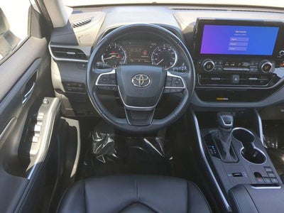 2023 Toyota HIGHLANDER XLE