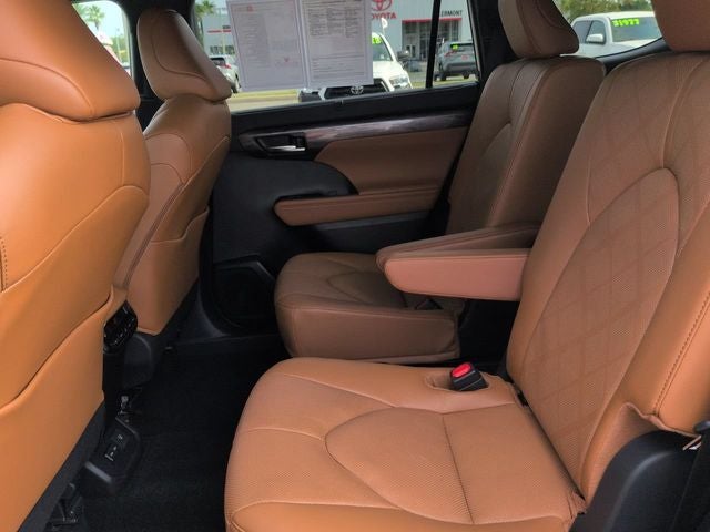 2024 Toyota Highlander Platinum