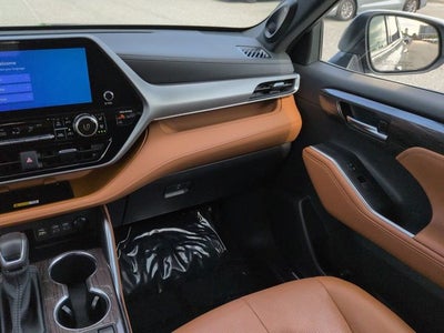 2024 Toyota Highlander Platinum