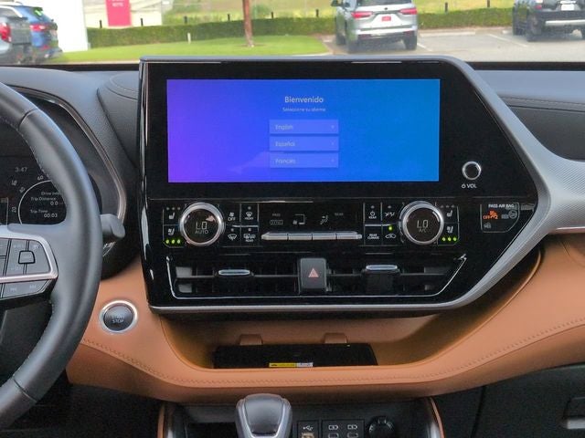 2024 Toyota Highlander Platinum