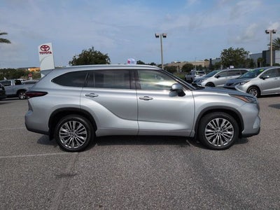 2024 Toyota Highlander Platinum