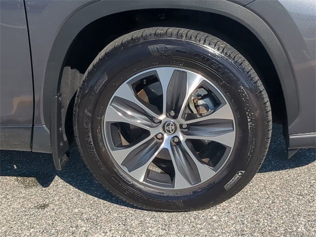 2025 Toyota HIGHLANDER XLE