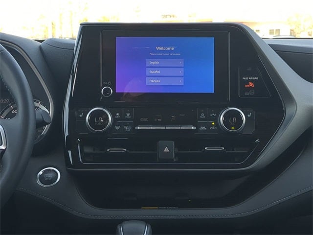 2025 Toyota HIGHLANDER XLE