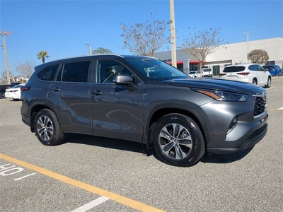 2025 Toyota HIGHLANDER XLE