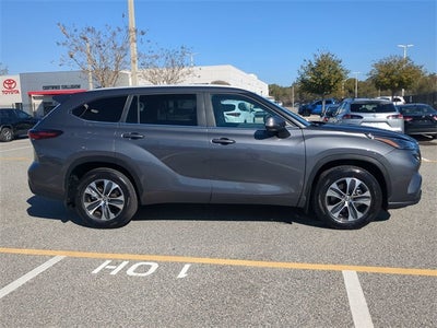 2025 Toyota HIGHLANDER XLE