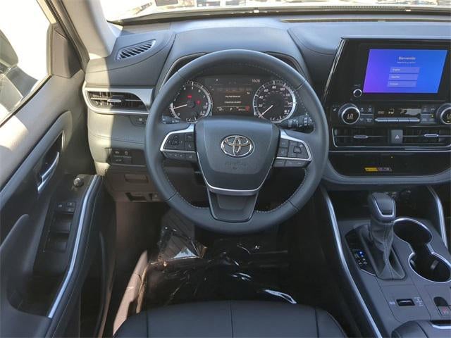 2025 Toyota HIGHLANDER XLE