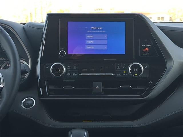 2025 Toyota HIGHLANDER XLE