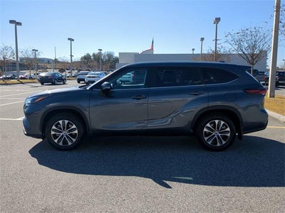 2025 Toyota HIGHLANDER XLE