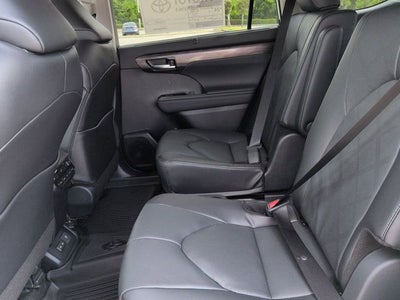 2026 Toyota Highlander Platinum