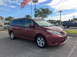 2017 Toyota Sienna LE 8 Passenger