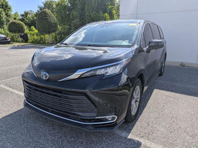 2023 Toyota Sienna XLE 7 Passenger