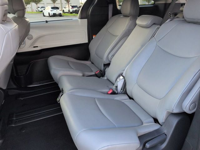 2025 Toyota Sienna XLE 8 Passenger