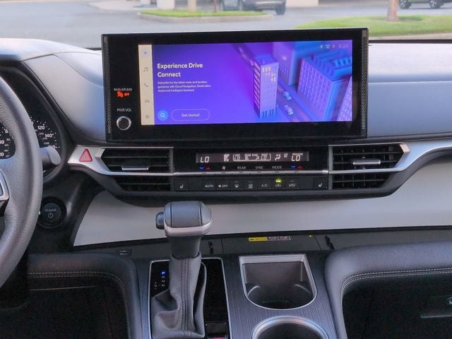2025 Toyota Sienna XLE 8 Passenger