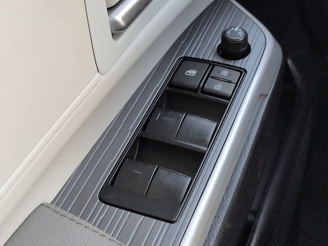 2025 Toyota Sienna XLE 8 Passenger