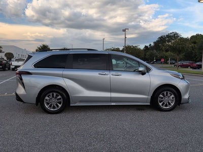 2025 Toyota Sienna XLE 8 Passenger