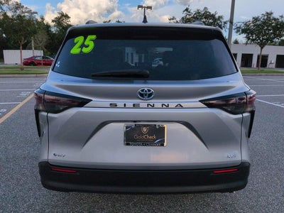 2025 Toyota Sienna XLE 8 Passenger